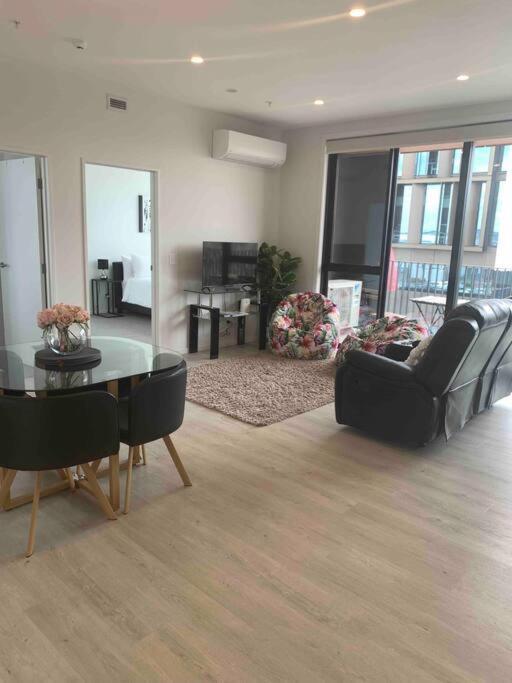 2 Bedrooms Apprtmt Plus Underground Parking In Cbd Christchurch Ngoại thất bức ảnh